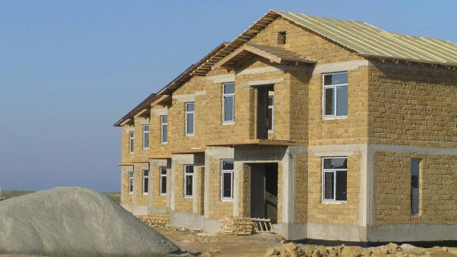 Какие материалы выбрать для строительства дома в Крыму
